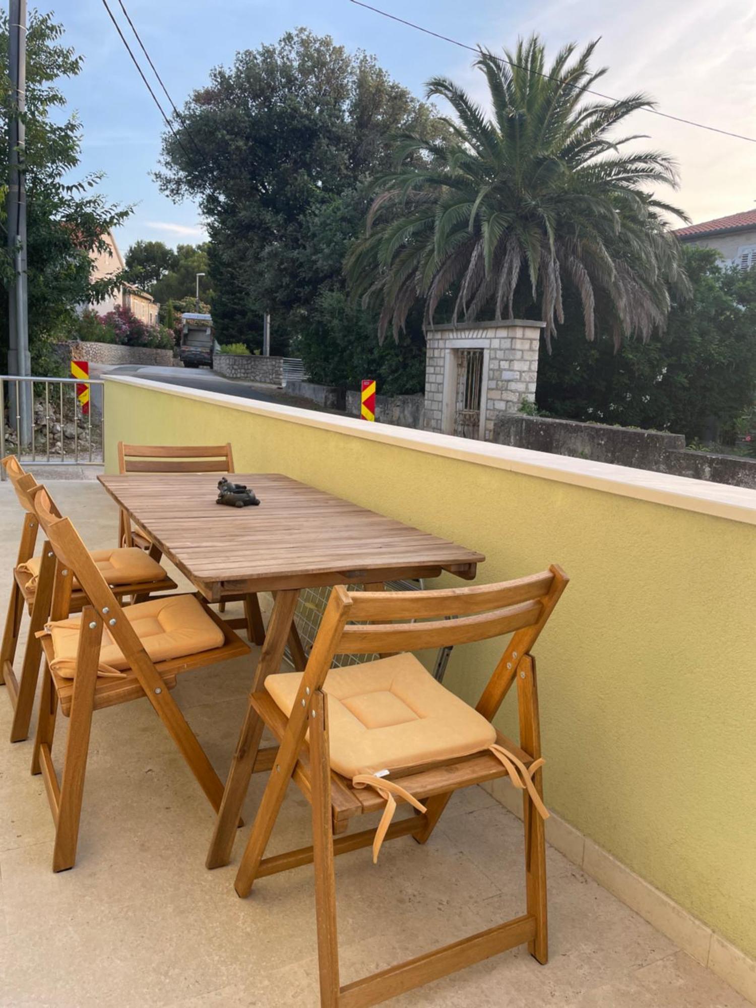 Apartmani Danica Nerezine Bagian luar foto