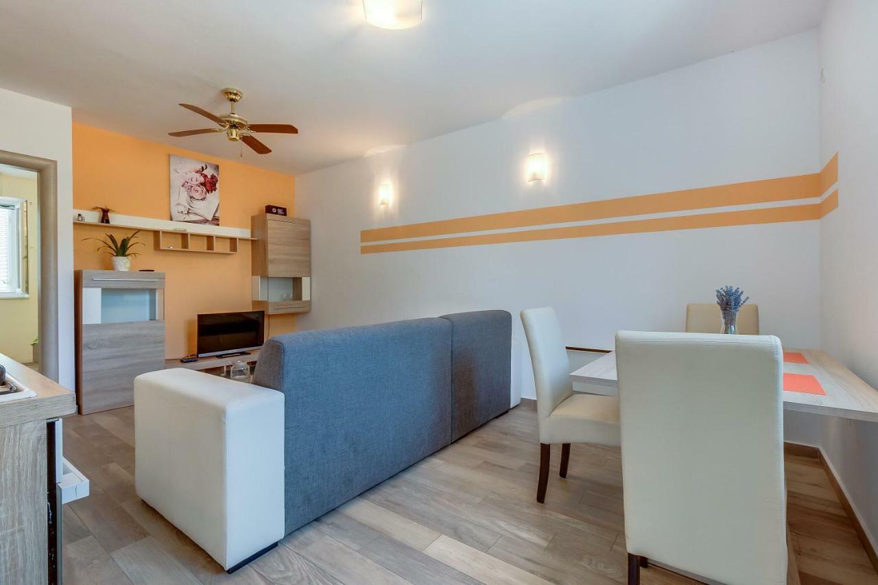 Apartmani Danica Nerezine Bagian luar foto
