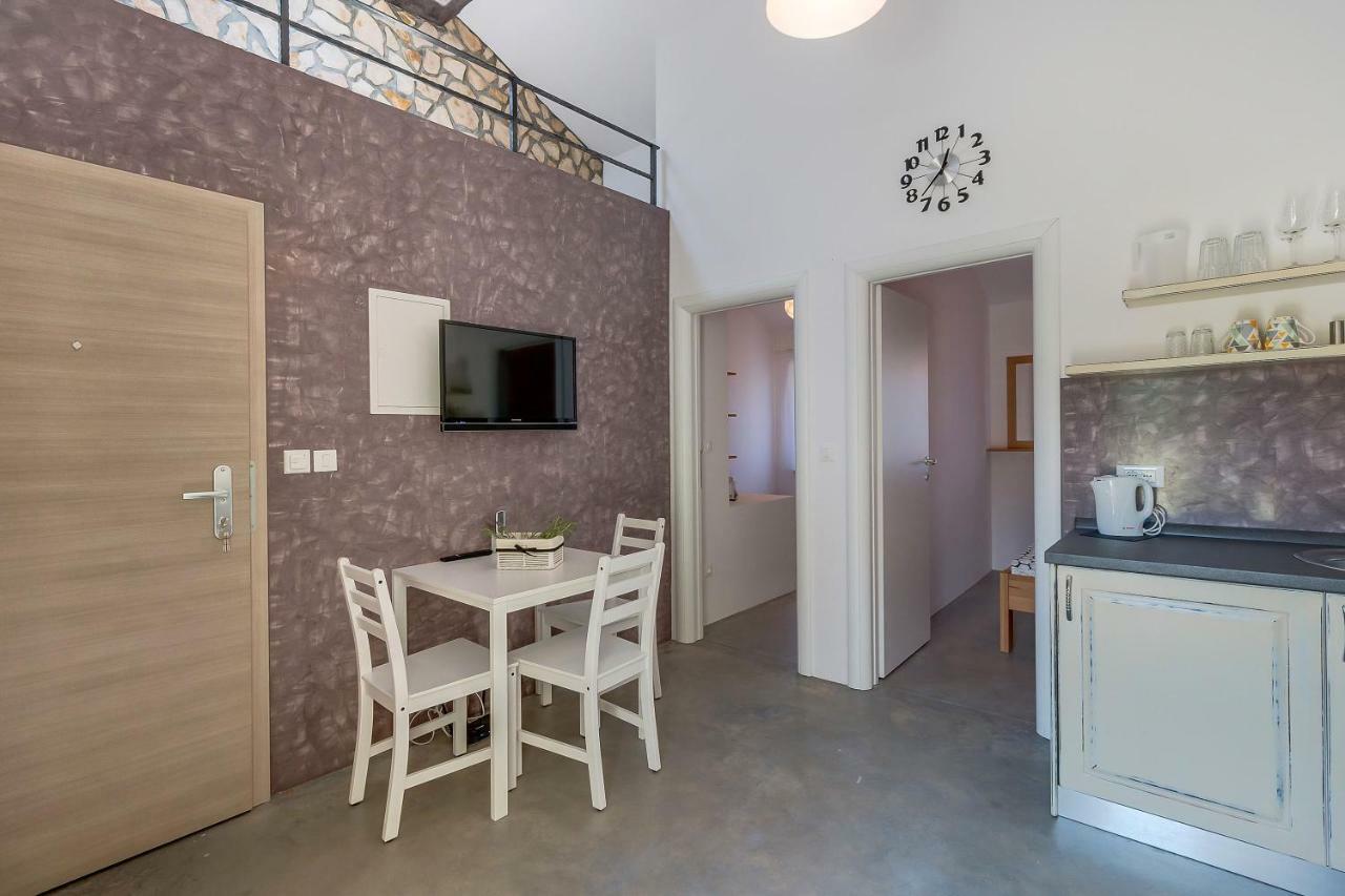 Apartmani Danica Nerezine Bagian luar foto