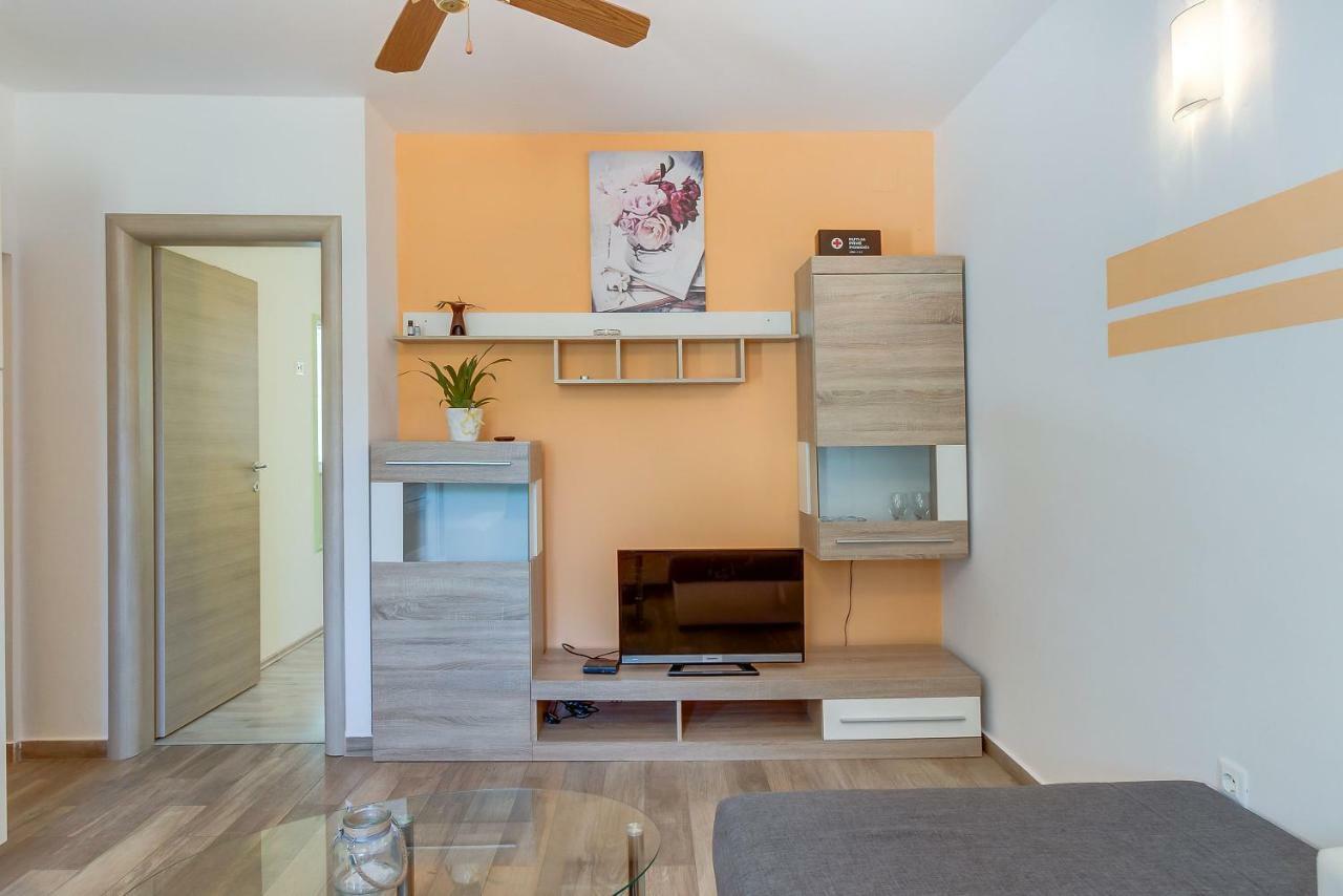 Apartmani Danica Nerezine Bagian luar foto