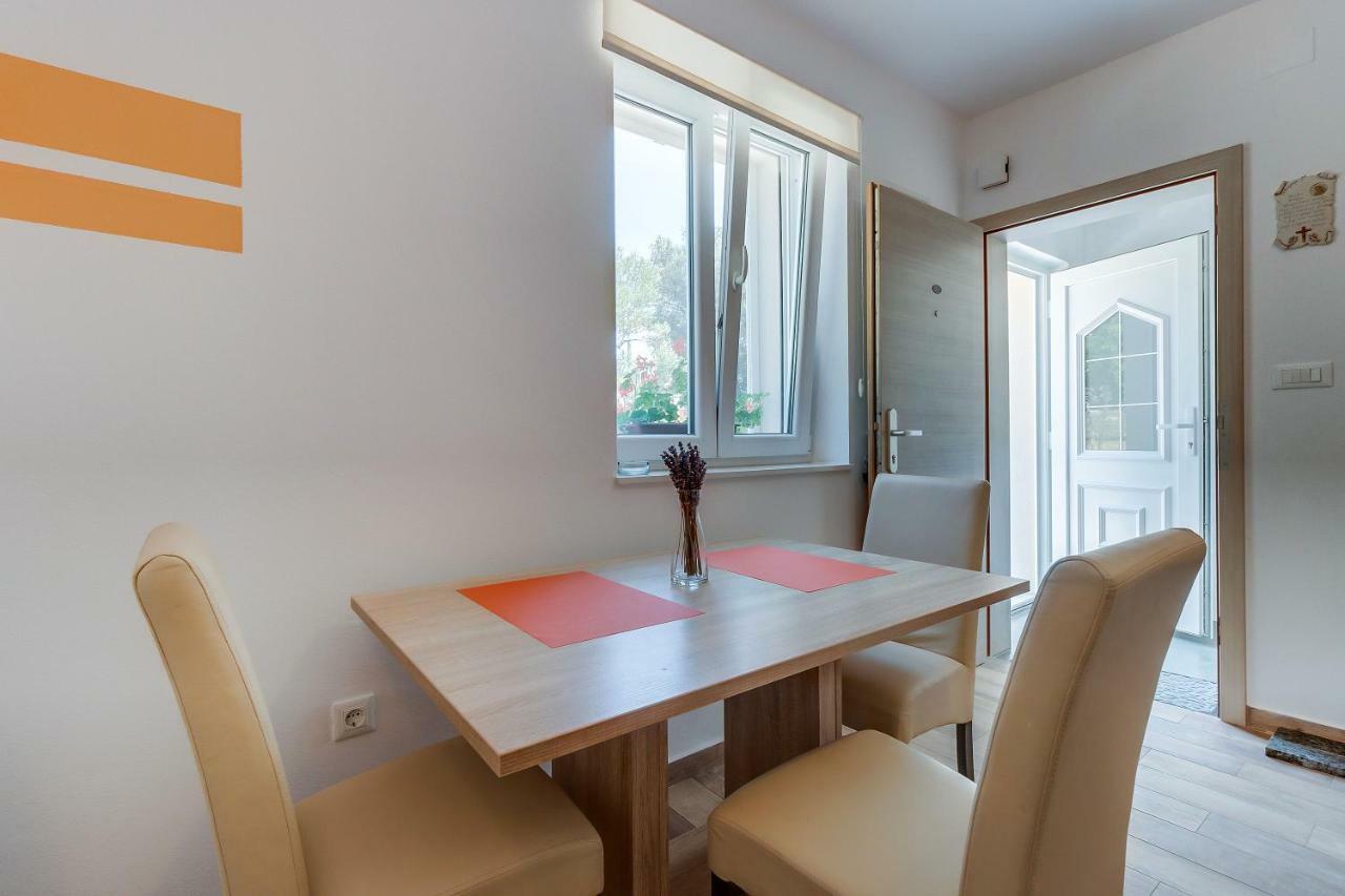 Apartmani Danica Nerezine Bagian luar foto